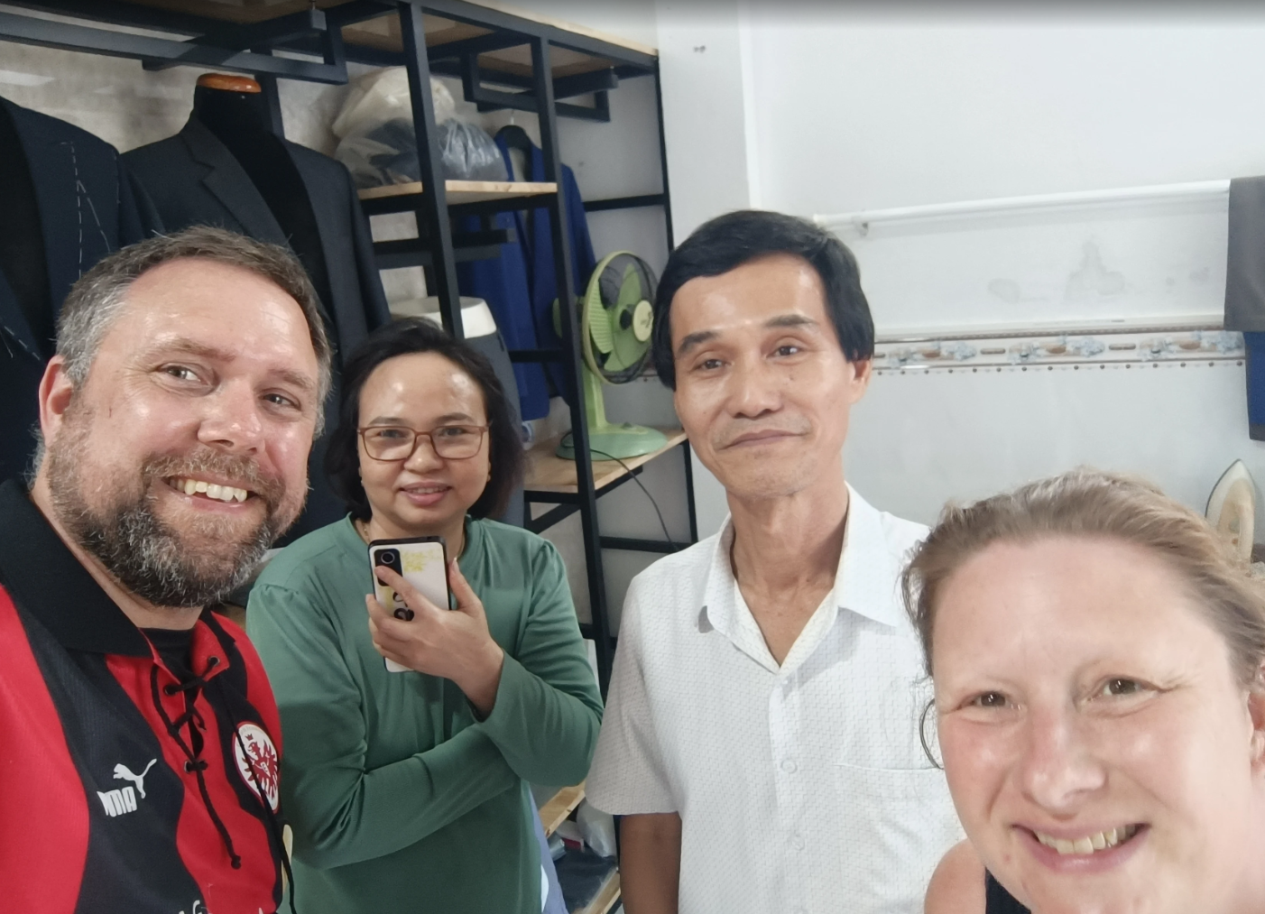 Xem ảnh  của khách hàng - Anh Tailor